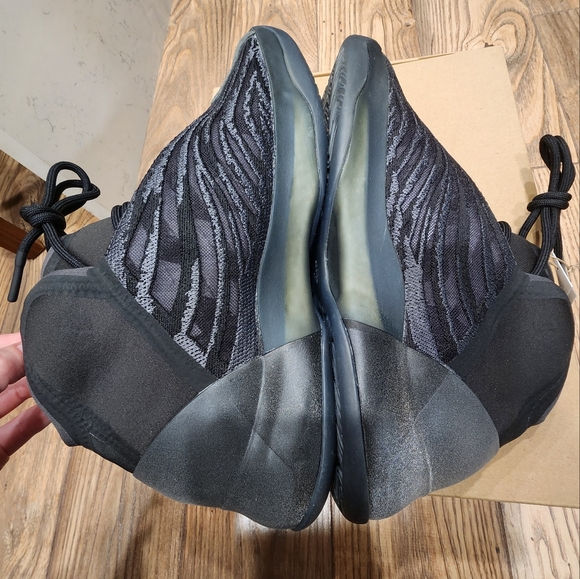 Adidas Yeezy QNTM Quantum Onyx/Triple Black size 10 BNWT never worn - Picture 8 of 15